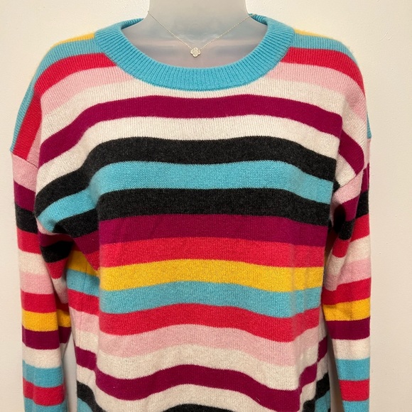 Neiman Marcus ~ cashmere sweater ~ Medium - Picture 1 of 3